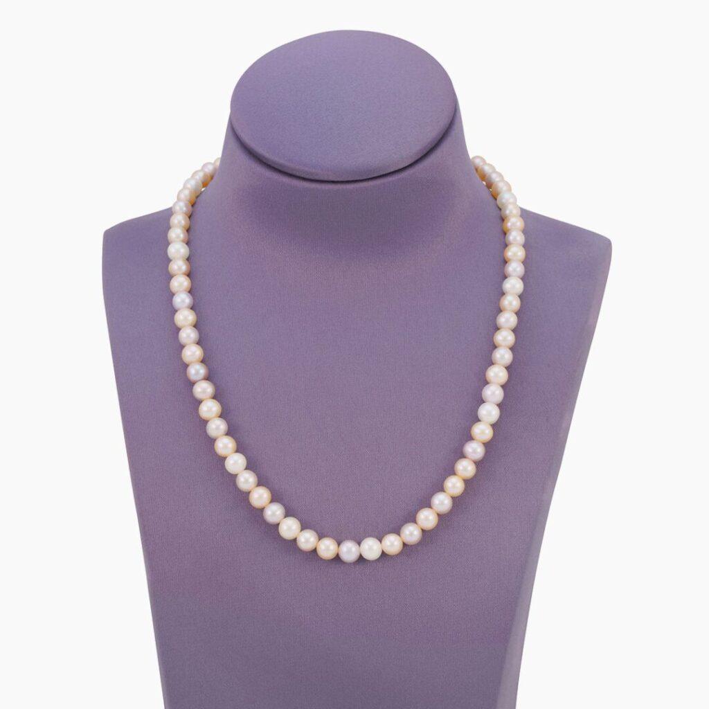Pearl Necklace Dubai