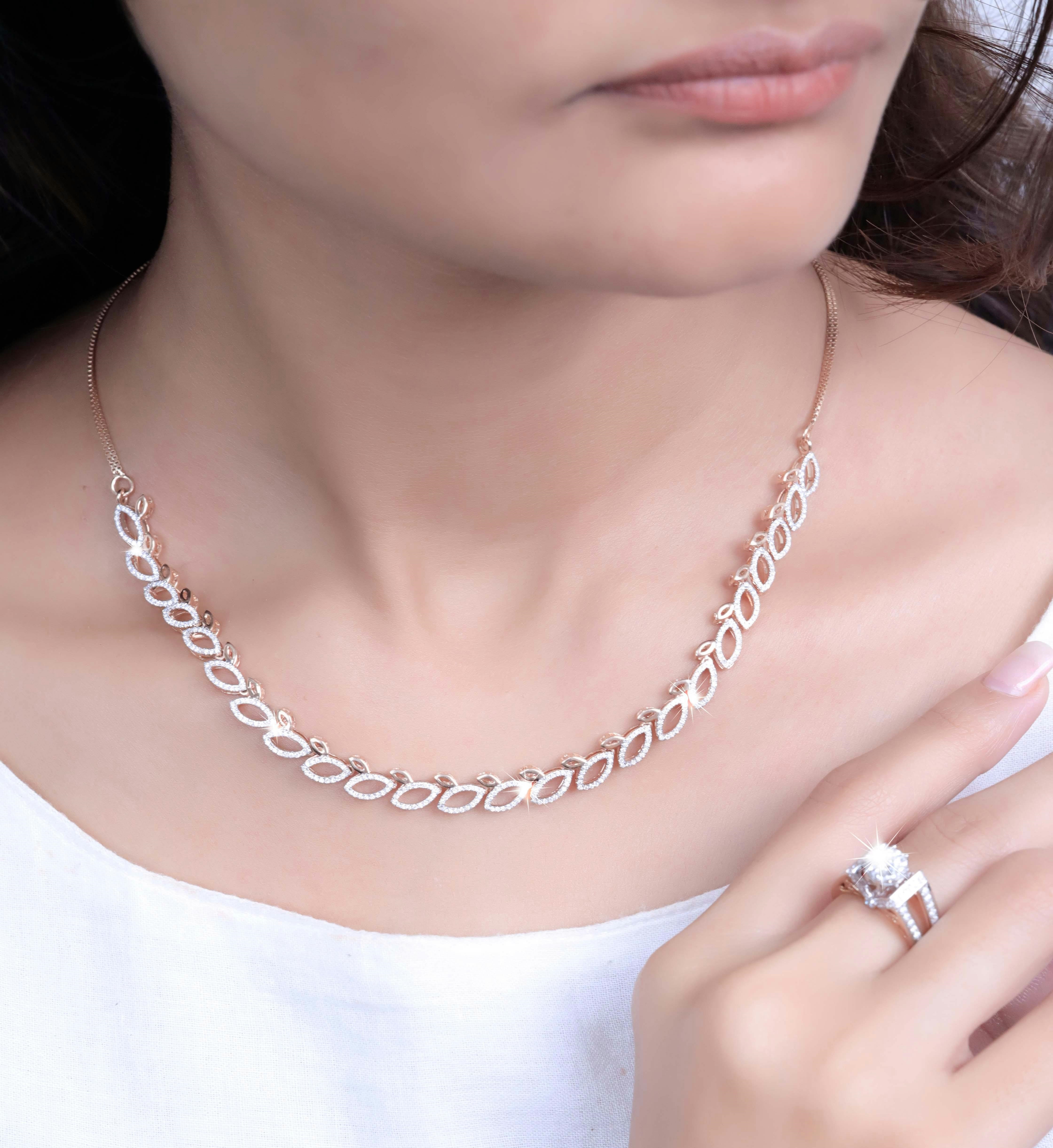 Diamond Necklaces Dubai