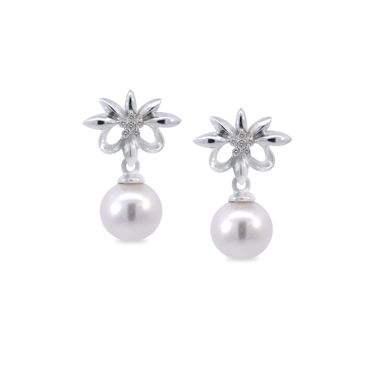 Floral Pearl earrings Dubai
