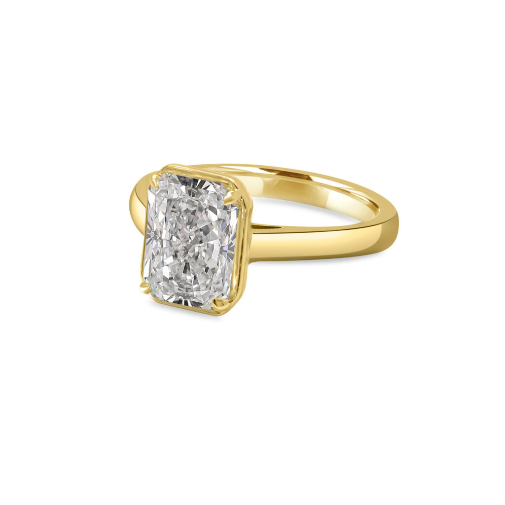 Radiant Cut Diamond Engagement Ring Dubai