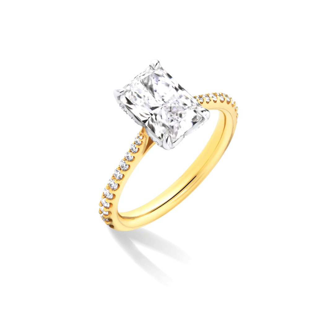 Radiant diamond ring with Shoulder diamonds