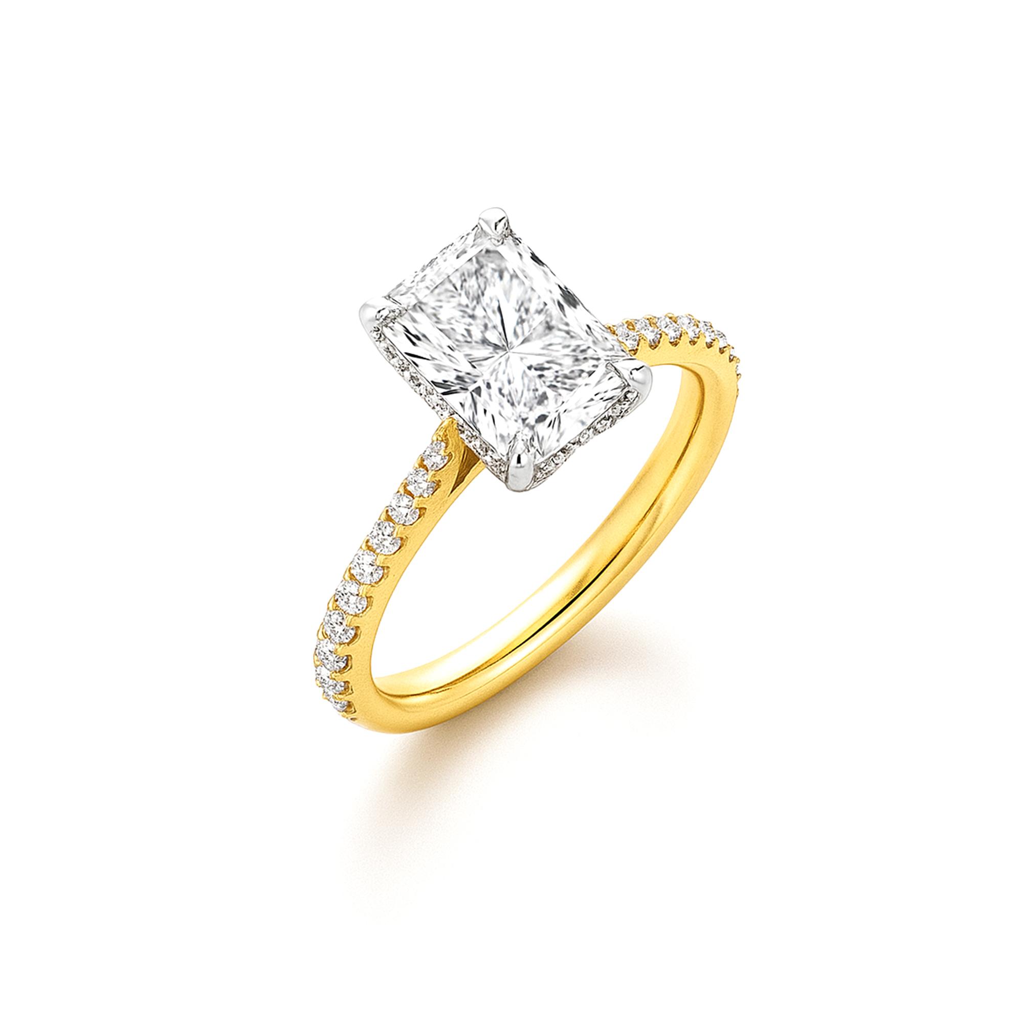 Radiant diamond ring with Shoulder diamonds Dubai