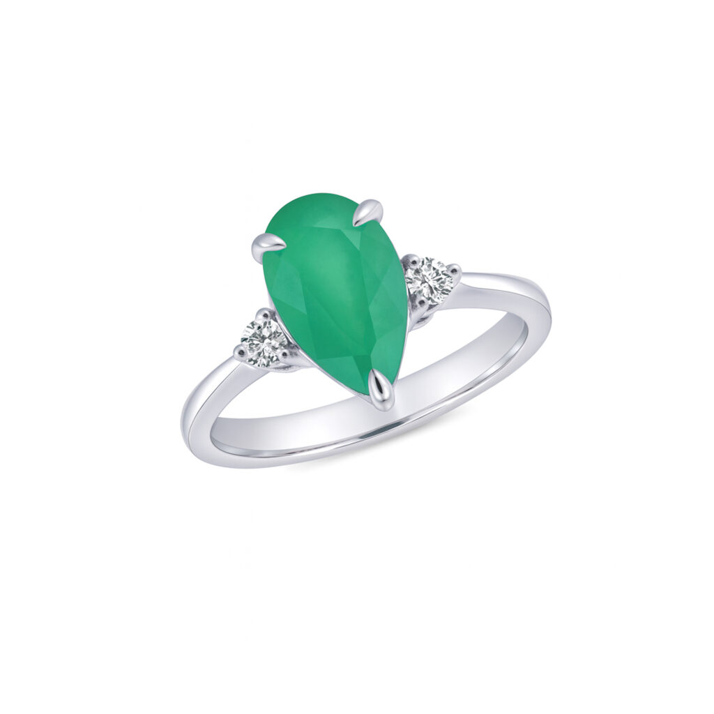Agate ring with diamonds
