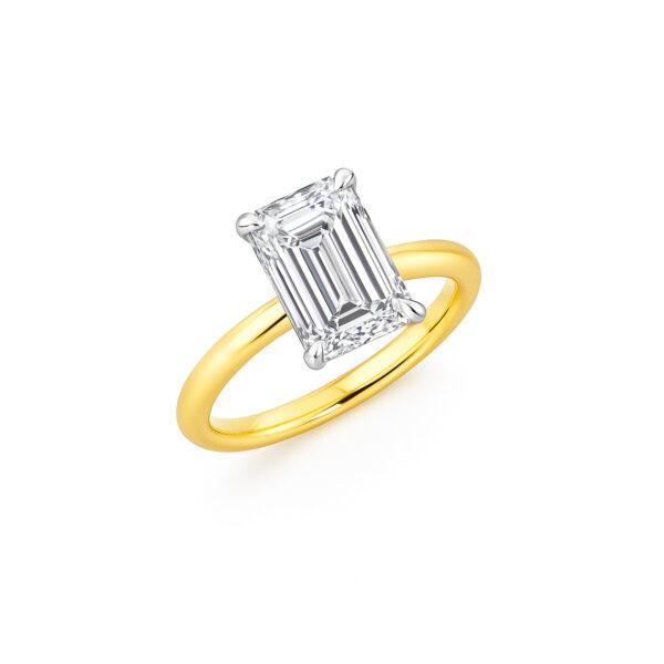 3 carat Emerald Shaped diamond ring Dubai