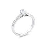 Oval Cut Diamond engagement Ring Dubai