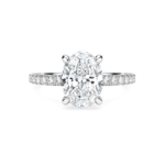 Oval diamond ring with Side diamonds