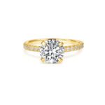 Round diamond ring with Shoulder diamonds