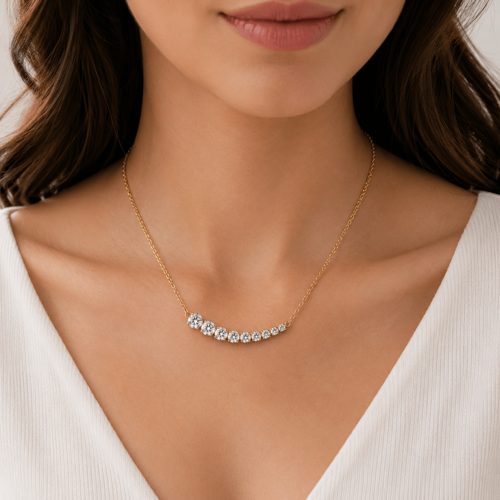 Small graduated diamond necklace Dubai
