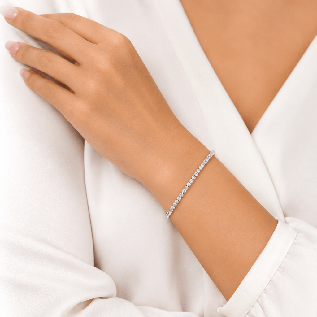 Discover a stunning 2 carat round diamond bracelet with timeless elegance, brilliant sparkle and lasting luxury. Custom Diamond bracelets Dubai